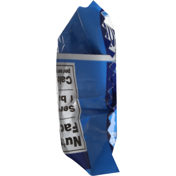 Quest Cookies & Cream Flavor Hero Protein Bar